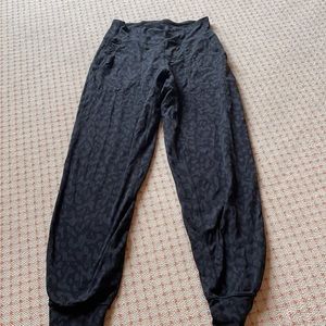 LuLu lemon align jogger 28”